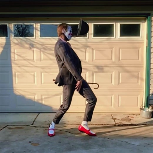 #clowncore #clown #streetperformer #dance #sillygoose | dancing