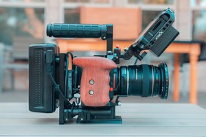 Balanced&Compact Camera handheld setup🎥 SmallRig specializes in professional& innovative accessories that help you get great filming experience. Explore your camera setup now!! | SmallRig
