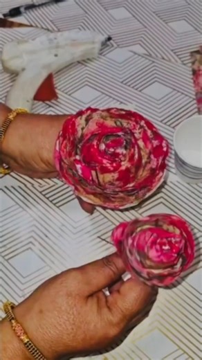Making video Cabbage Roses with tissue paper #diy #artandcraft #decoration #usa #brazil japan#india