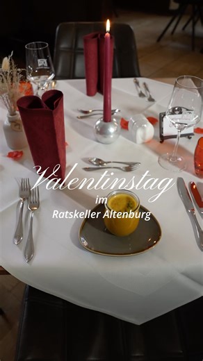 💝👨‍🍳Ein Menü, das Herzen höher schlagen lässt: Lasst euch am Valentinstag bei uns im Brunello verwöhnen von exquisiter Küche und feinen Aromen - Jetzt noch schnell kurzfristig die letzten Plätze für echte Romantik reservieren unter 03447 311226!💌 | Ratskeller Altenburg