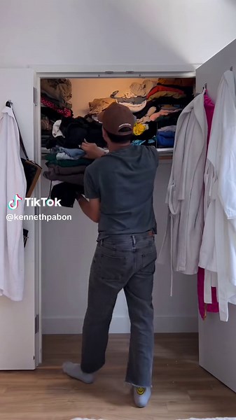 Tiny nyc closet gets a much needed organization #closetorganization #nycapartment