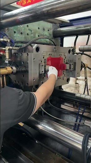 Custom Injection Mold with Slider-Integrated Thread Structure 🎉