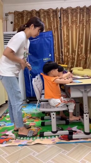 Improve Your Child's Posture with this Sitting Posture Corrector!