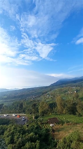 Explore Villa Arjuna 3 at the Scenic Sarangan Lake