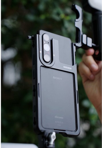 Unlock professional video creation capabilities with this Sony Xperia 1 V phone cage! #neewer #sony #sonyxperia1v #phonecage #shotonphone #phonephotography #videokit #filmmaking #videography #filter