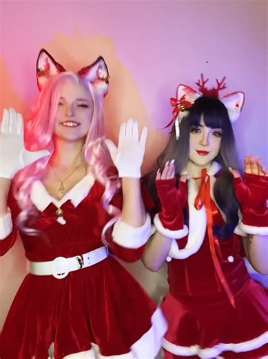 Heartwarming Cosplay Moments: A New Year Celebration