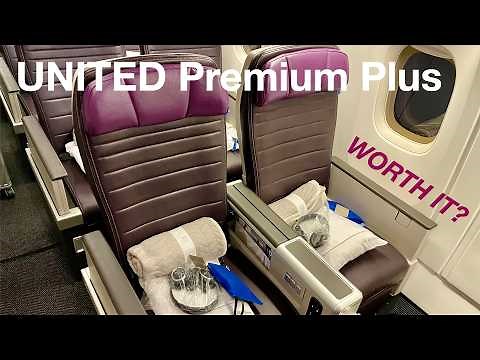 United Premium Plus Review: Worth it? | United 767 Chicago - Amsterdam | United Premium Economy