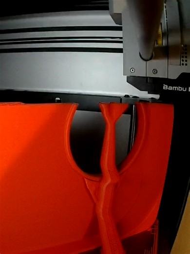 Printing Leanna’s tray today ❤️ Thank you for supporting our shop! #etsyshop #smallbusiness #3dprinting #timelapse #costcohack #giftideas #3dprintingbusiness