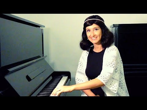 Playing Piano Effortlessly - Playing piano with relaxed hands