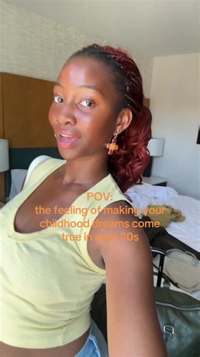 I absolutely love this life I have built! I love traveling! I love speaking at conferences about politics and queer rights! I love meeting new people!! PS went to nyc to tour apartments 🙂‍↔️