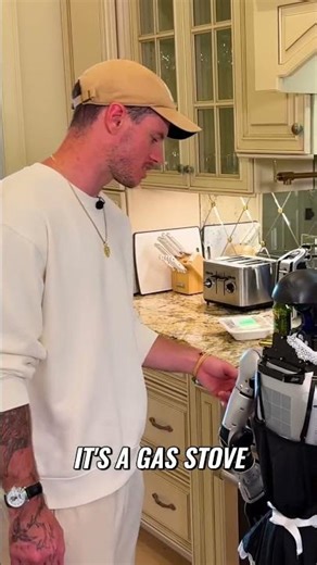 Robot Chef's EPIC Fail: Cooking Gone Wrong! #shorts