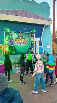 Halloween-Six flags Massachusetts-kids fun-north America