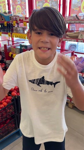 Eymen surprises everyone at the market.
