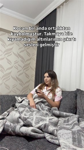 Tuana Durusoy Güllü on Instagram: "Polisi arayın😂 • • • • #keşfet #fyp #keşfetteyiz #akım #couple #keşfett #couplegoals #kesfet #funny #funnyvideos #komedi #komedireels #altın #evli #evlilik"
