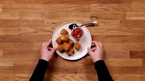 Voici comment bien réussir les croquettes de fromage Marc-André Royal. 🧀 | Marina Orsini: 5 chefs dans ma cuisine