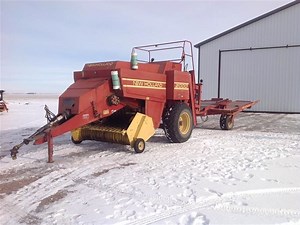 1991 New Holland 2000 3x4 Large Square Baler W/New Holland 2010 Accumulator | Agriculture