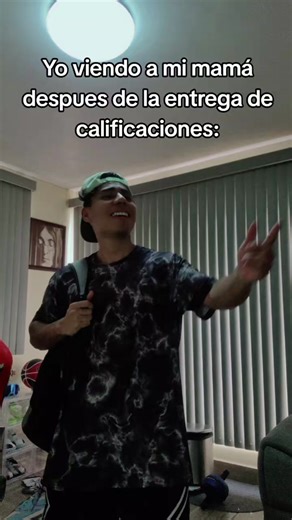 Reacción de Mamá Después de la Entrega de Calificaciones