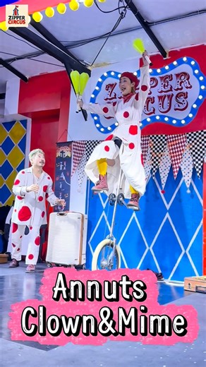 🎎✨ โชว์พิเศษจากใจไทย-ญี่ปุ่น การแสดงสุดพิเศษจากนักแสดงทั้งสองประเทศ 🇹🇭🤝🇯🇵 ANNUTS Show ที่รวมความน่ารัก ความฮา และมิตรภาพ ข้ามพรมแดนมาไว้ที่เดียว — ที่ Zipper Circus 🎪💫 เพื่อต้อนรับทุกครอบครัวด้วยเสียงหัวเราะแบบไม่มีลิมิต! และหลังจากที่ แจ็ค แป๊บโฮ ไปเต้นบนหลังคารถที่ญี่ปุ่น… พี่เดี่ยวไม่รอช้า ถามคนญี่ปุ่นให้แล้วว่า “รู้สึกยังไง?” 😆 คำตอบคือ… “Crocodile Junior ครับ!!” 🐊💥 — 🇬🇧✨ A heartfelt Thai-Japan performance! A special ANNUTS show featuring performers from both Thailand and Japan 