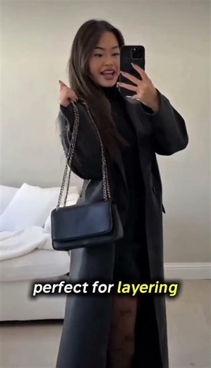 Chic All-Black Leather Trench Coat Look