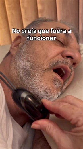 Por fin volvimos a dormir toda la noche, tras semanas de despertarnos debido a ronquidos fuertes y un descanso interrumpido. Este relato se centra en cómo reducir los ronquidos asociados a una posible apnea del sueño y en los cambios prácticos que una pareja implementó para recuperar un sueño continuo. #ronquidos #apneadelsueño #dormirenpareja #mejorarsueño #fyp