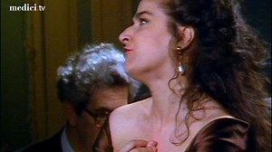 🤩🎶 Cecilia Bartoli’s joy when she sings is so contagious! Enjoy the mezzo-soprano’s rendition of Mozart’s “In uomini, in soldati” from Così fan tutte in this 1992 recital with the pianist Georg Fischer! 🤩🎶 https://bit.ly/40Izlf0 | medici.tv