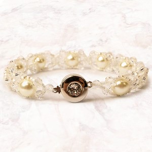 1.6K views | It’s been a busy week with 4 new bracelet and earrings...