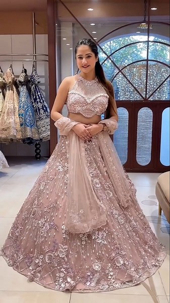 🙋‍♀️New Bridal Lehenga Designs Ideas✨❤ #shorts #fashion #lehenga #lehengacholi #youtubeshorts