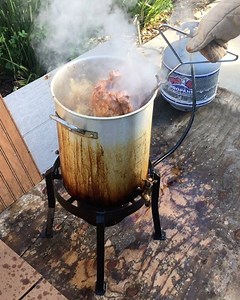 The annual #deepfriedturkey 🍗🎄#ohyum #merrychristmas #happyholidays #familytraditions #safetyfirst | The Holly Doll