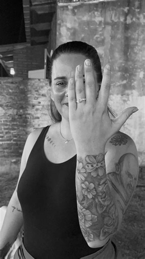 Este año no fue fácil para nosotros, pero vos siempre le miraste el lado positivo a todo, siempre contuviste y estuviste ahí. Arrancar este 2026 así es el mejor regalo de mi vida! No tengo dudas que este va a ser nuestro año. Te amo con todo mi corazón 🩷 SI QUIERO🥹🩷 #propuestadematrimonio #novios #fyppppppppppppppppppppppp