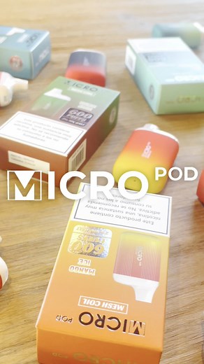 🥰🥰 ¡¡NUEVOS DESECHABLES 600 CALADAS MICROPOD!! 🥰🥰 Micro Pods es una nueva línea de vapers desechables que ofrecen una experiencia de vapeo portátil y conveniente. Cada Micro Pod tiene un diseño compacto cuadrado y cuenta con una batería de 500mAh y una capacidad de e-liquido de 2ml con una concentración de nicotina de 20mg, lo que permite vapear hasta 600 caladas. Además, la Mesh coil utilizada en cada Micro Pod proporciona una vaporización uniforme y constante para una experiencia de vapeo 