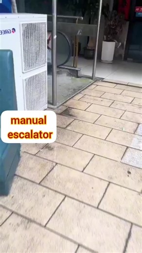 Walking manual escalator