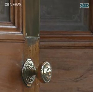 “What I have an issue with is that there is so much power tied up in that organisation and they've made an active and very clear choice to exclude women from that power.” Members of the elite Australian Club have voted to continue its ban on female membership. | 7.30