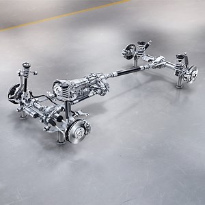 Seguindo o conceito de Intelligent Drive, vamos falar do 4MATIC: sistema de tração que tem como diferencial a distribuição automática de torque e frenagem pelas quatro rodas, para que você possa dirigir com muito mais confiança. #MercedesBenzBrasil #IntelligentDrive #4MATIC | Mercedes-Benz Brasil