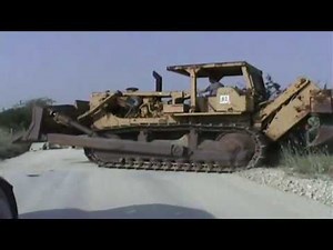 4 Axle Peterbilt Hauls D9G