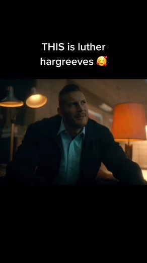 he’s free for you on feb 14th 😉😚 #theumbrellaacademy #tua #umbrellaacademy #lutherhargreeves #hargreeves #TrulyGlowingSelfieLove #DoTheScottsSlide