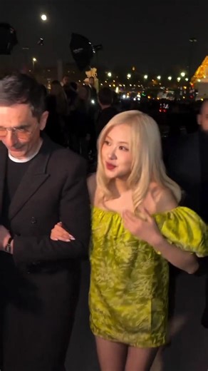 ROSÉ Arrives in Paris for Fashion Week 💚✨ | YSL Moment | #rose #ysl #shorts