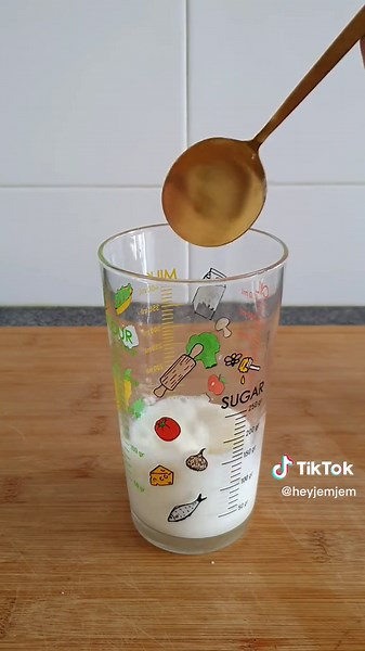 8.5/10 taste like leche flan #lecheflan #microwaverecipes #microwavepudding #easyrecipe #tiktokfood #foodtiktok #pudding #puddingrecipe