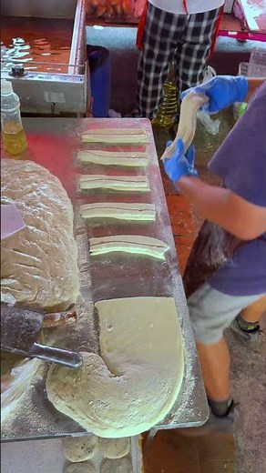 The Most Complete Guide to Making Chinese Fried Dough Sticks#StreetFood #ChineseFood #Youtiao