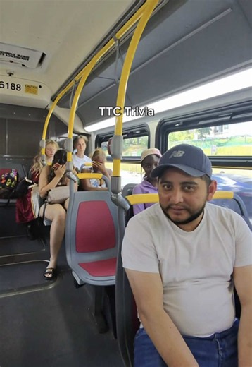 How well do Canadians really know Canada? 🇨🇦 #confidence #charisma #socialexperiment #hopecore #ttc