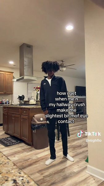jxhmir (@nighflo)’s video of making eye contact with my crush