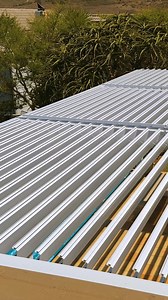 Louvre Flexibility, Ceiling Elegance – Eclipse Roof Want versatility without compromising on style? The Eclipse Flat Opening Roof transforms effortlessly – opens like a louvre for airflow, closes to a flawless ceiling look. Clean lines, no visible beams. Upgrade your outdoor lifestyle today! | Eclipse SA