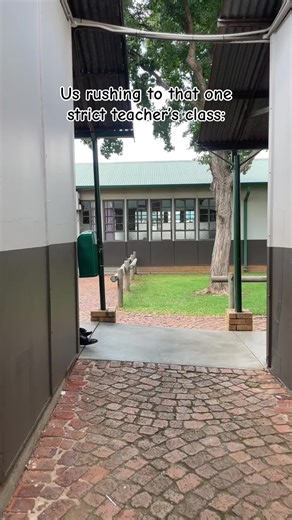 Rushing to Class with Little Legs: A Relatable Moment