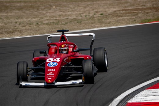 Tests - Bahreïn J3 : Maya Weug conclut sa semaine parfaite en tête