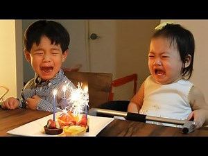 Funny baby and sibling crying because of blowing candles - Birthday fails | Baby Memes