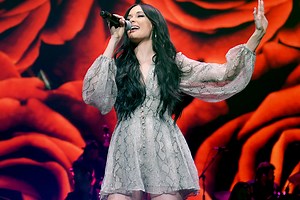 Kacey Musgraves Soars on Reinvented 'Neon Moon' With Brooks & Dunn