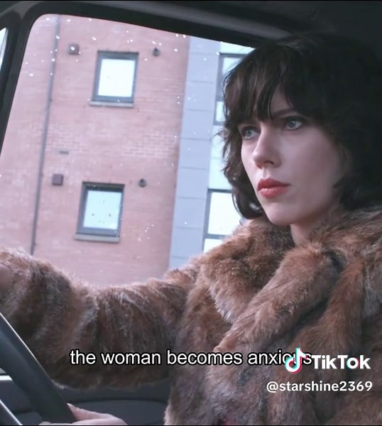 Scarlett Johansson transforms into an alien beauty, luring a bachelor to come home.#tiktok #movie