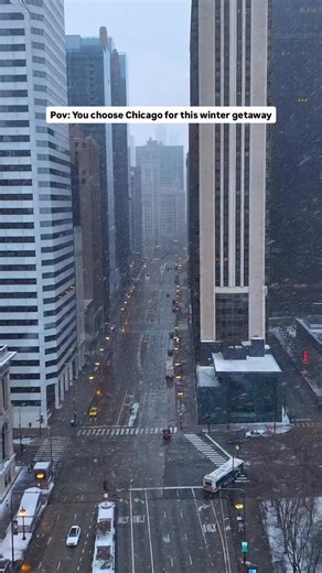 Chicago 🏙 Travel | Hotels | Food | Tips on Instagram: "Dreaming of a winter wonderland?❄️ Chicago and @mohsinedge got you covered!🎄 Must-do things for a winter getaway in Chicago: Skate at the iconic Millennium Park ice rink Explore Christkind|market for festive treats and gifts See the Magnificent Mile sparkle with holiday lights Warm up with hot chocolate or mulled wine at cozy cafés 📍Chicago, USA"