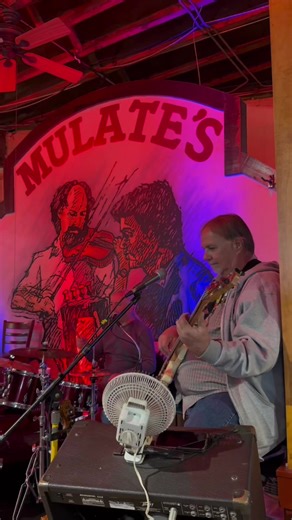 Start your night at Mulate’s!!!! #cajunfood #nolasbest #familyowned #letthegoodtimesroll