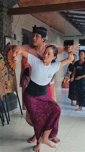 Learning Legong Bapang Saba