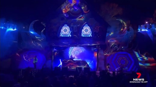 We’re ON 💖 ✨ 🐰 👄 🥬 ⏰ 3 WEEKS TO GO LOVERS 💕 | Rabbits Eat Lettuce